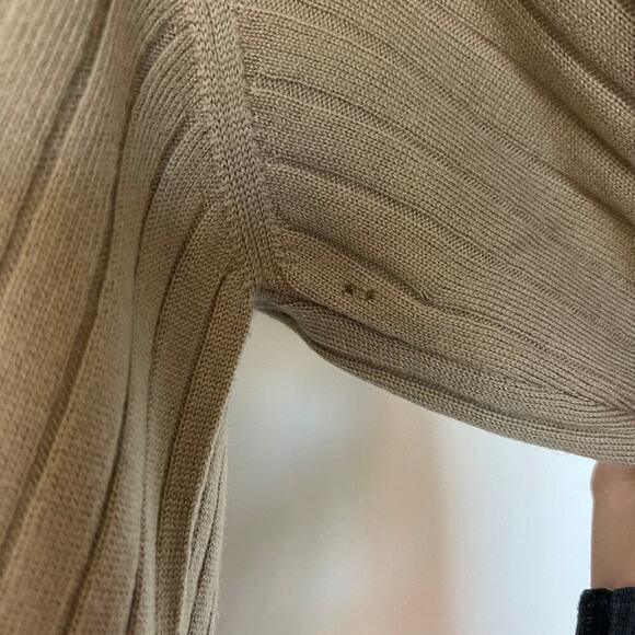 Lord & Taylor Merino Wool Sweater Made in Italy - Picture 6 of 6